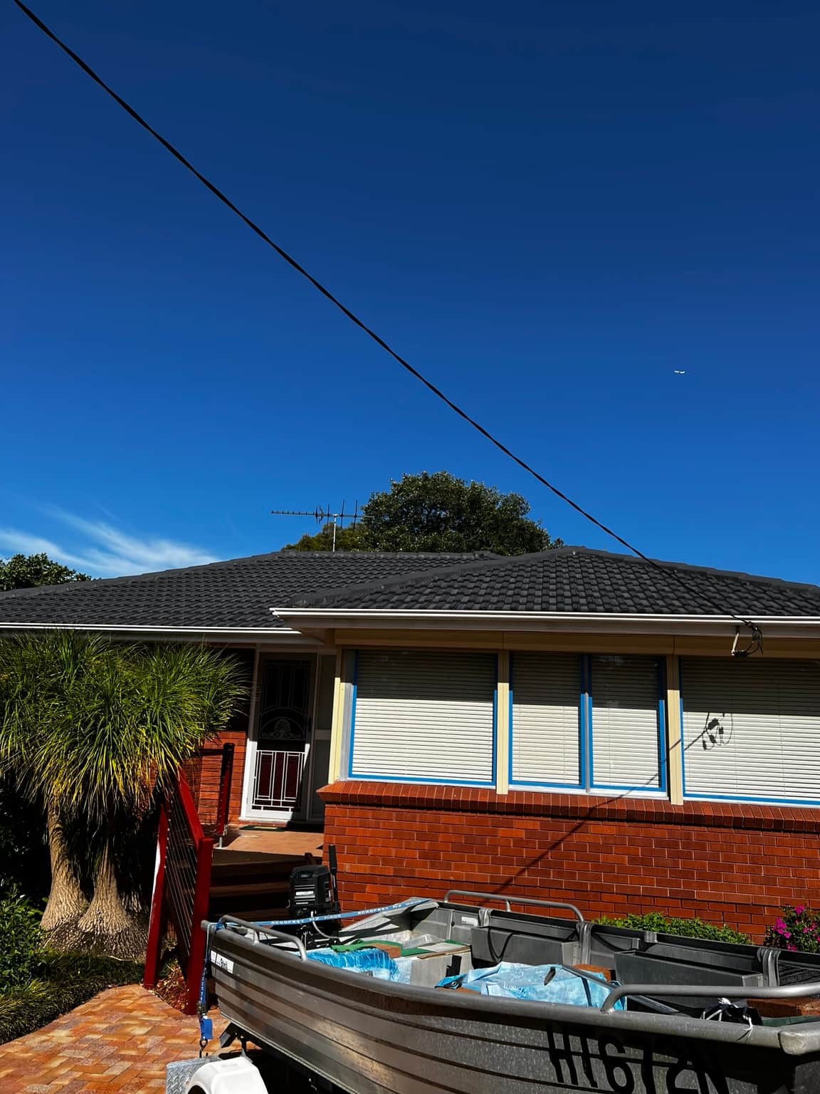 Cowan house exterior before the brick repaint